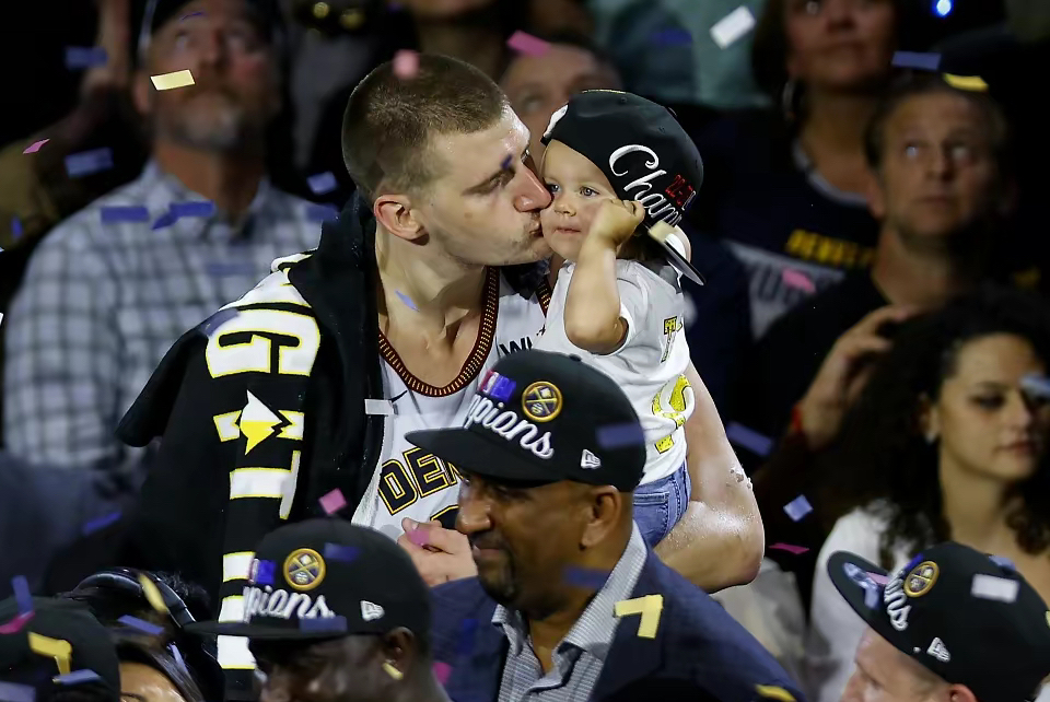 开云体育app-掘金碾压热火B队，贝弗利制霸全场的简单介绍