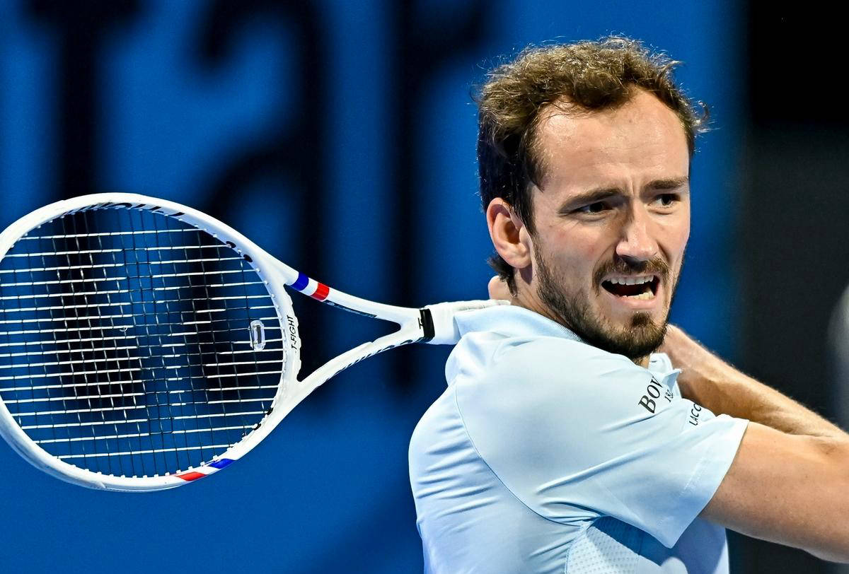 西班牙网球队横扫澳大利亚网球队，梅德韦杰夫统治全场