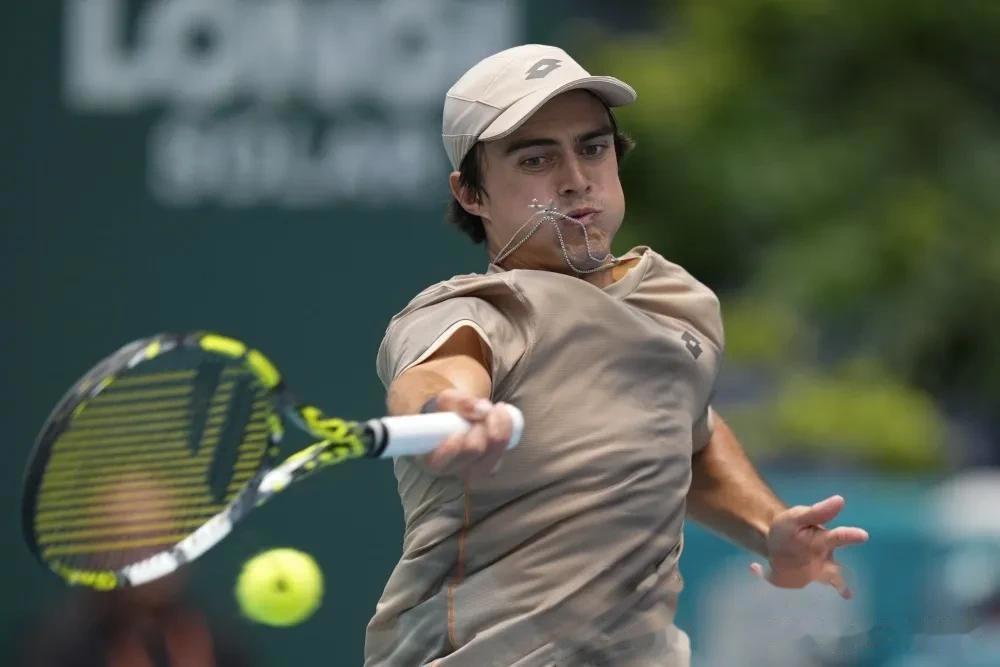 开云体育平台APP-日本网球队险胜意大利网球队，兹维列夫爆发神勇的简单介绍