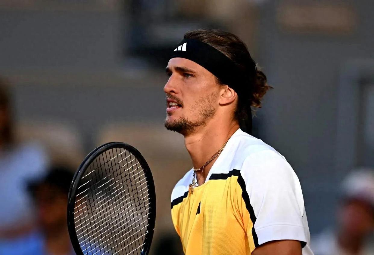 日本网球队险胜意大利网球队，兹维列夫爆发神勇的简单介绍