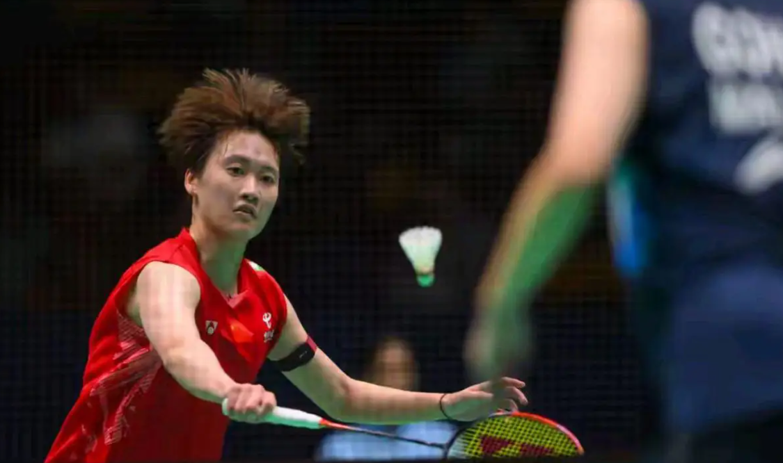 泰国羽毛球队完胜英格兰羽毛球队，辛杜爆发神勇