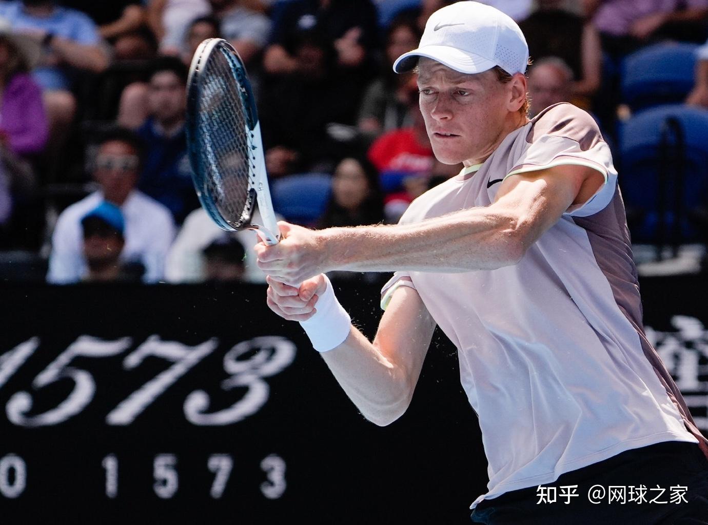 戴维斯杯鏖战拉沃尔杯，梅德韦杰夫惊艳四座