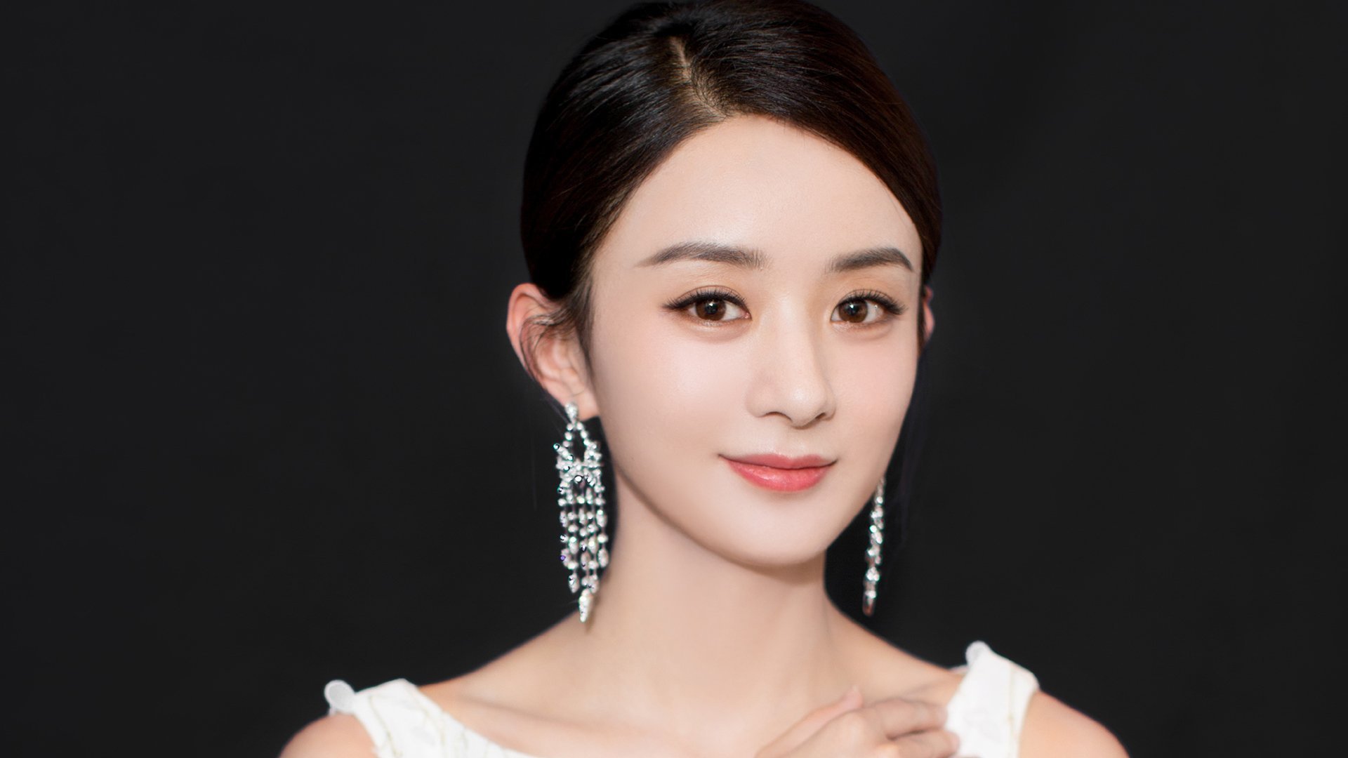 开云体育平台APP-从雷克雅未克风雨夜到温布利璀璨星空，姆巴佩的双线接管时刻