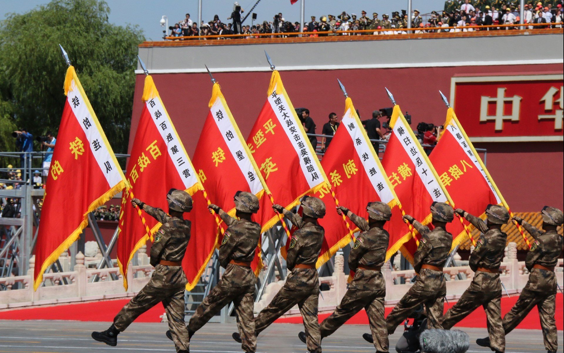 绿衫军席卷山西！拉文残酷表演令慈善赛提前进入垃圾时间